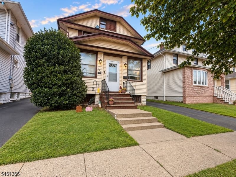 123 Fairbanks St, Hillside Township