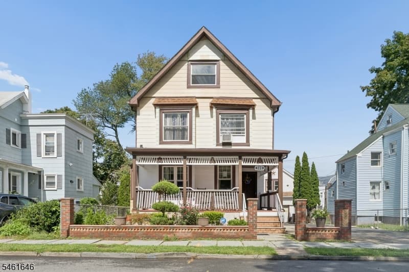 120 Norman St, East Orange City