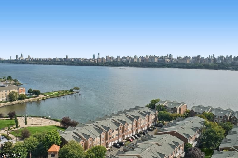 7002 Kennedy Blvd #18B, Guttenberg Town