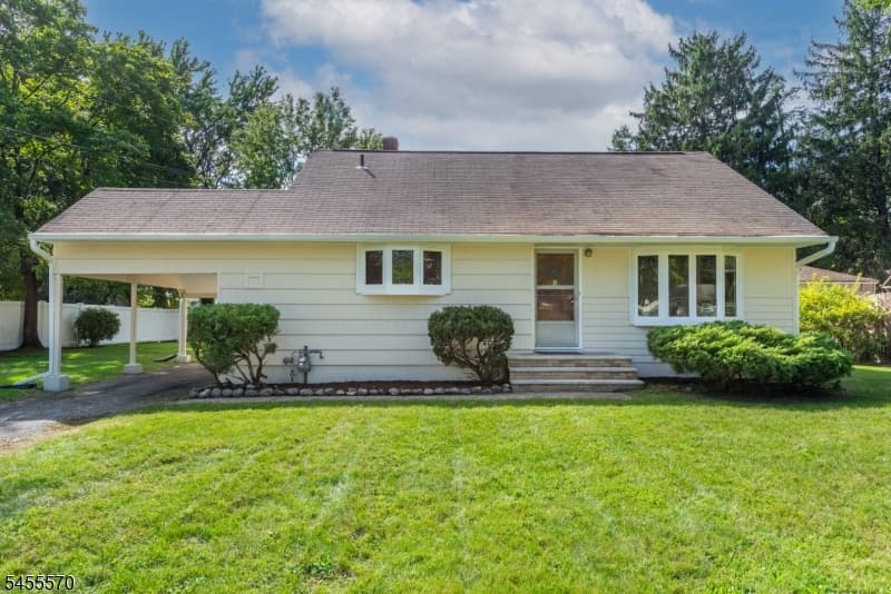 8 John St, Lincoln Park Borough