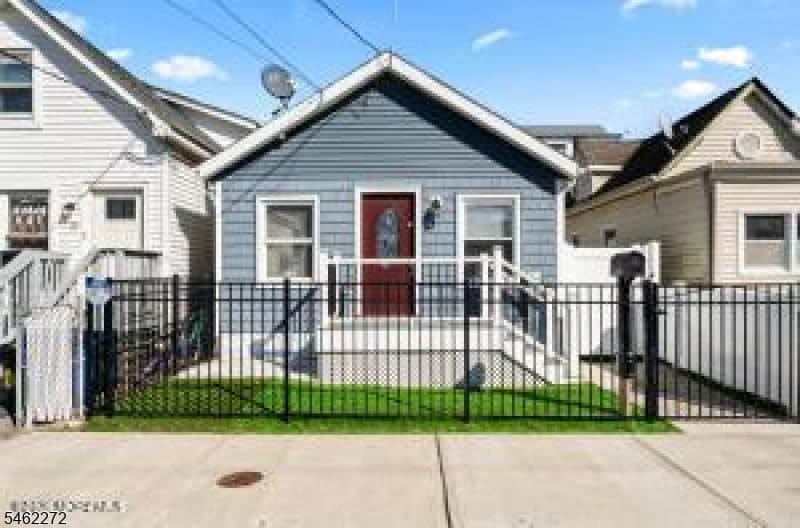 20 Highland Ave, Keansburg Borough