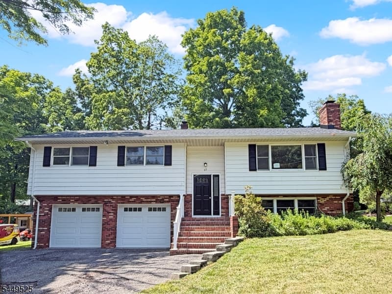 69 Cedar Tree Dr, Vernon Township