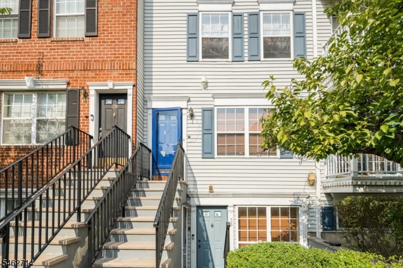 37 Vaughan Dr, Newark City