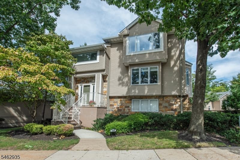 149 Clarken Dr, lead photo