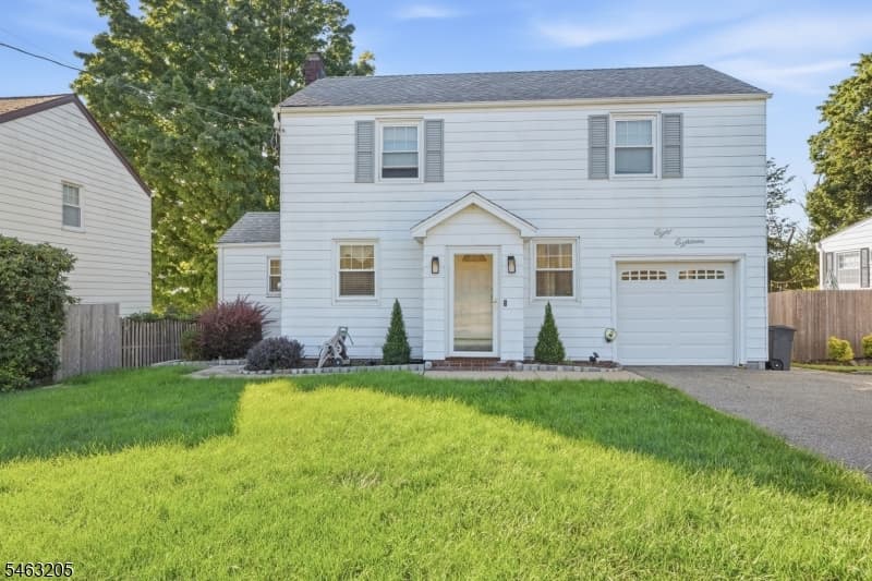 818 Ridge Rd, Cedar Grove Township