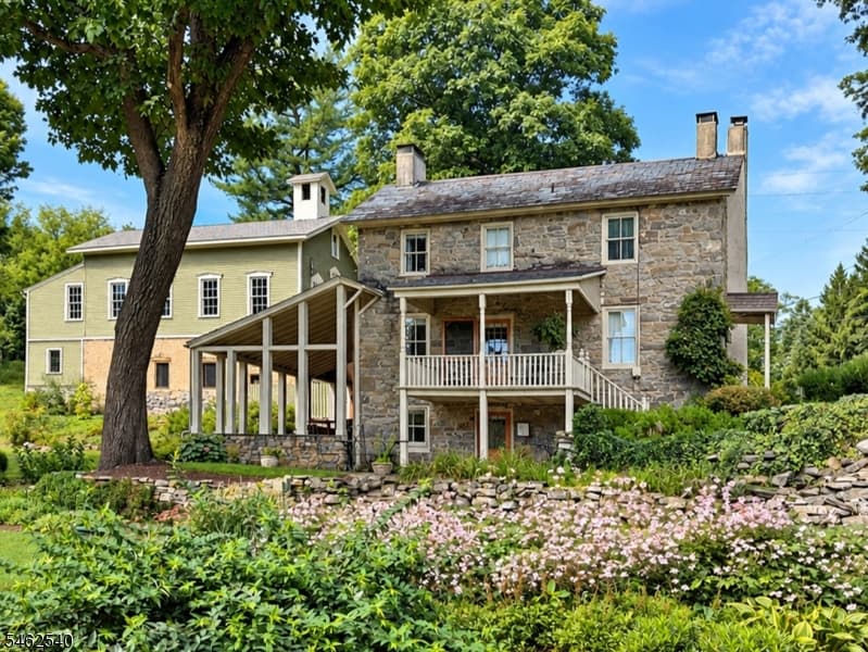 409 Mount Hermon Rd, Hope Township