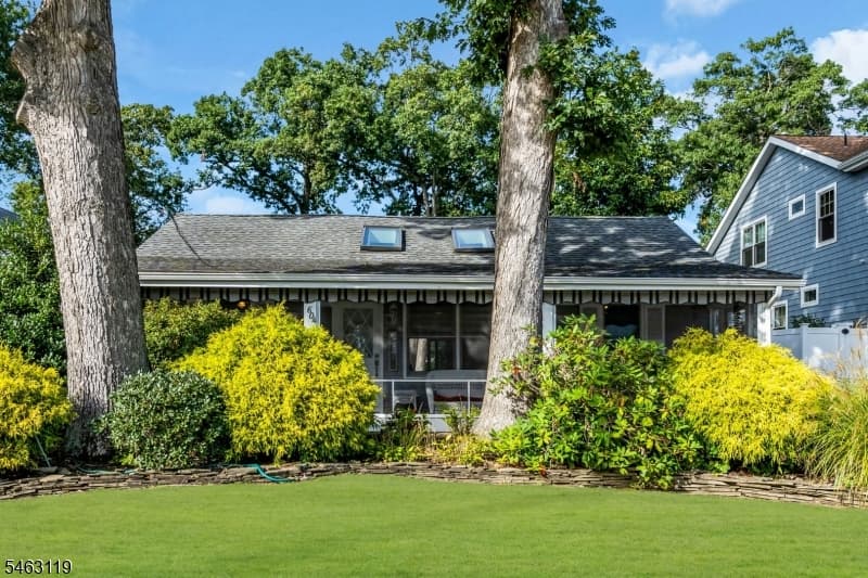604 Monmouth Ave, Spring Lake Heights Borough