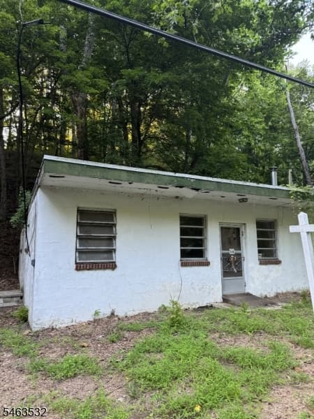 58 Hollow Rd, Lebanon Township