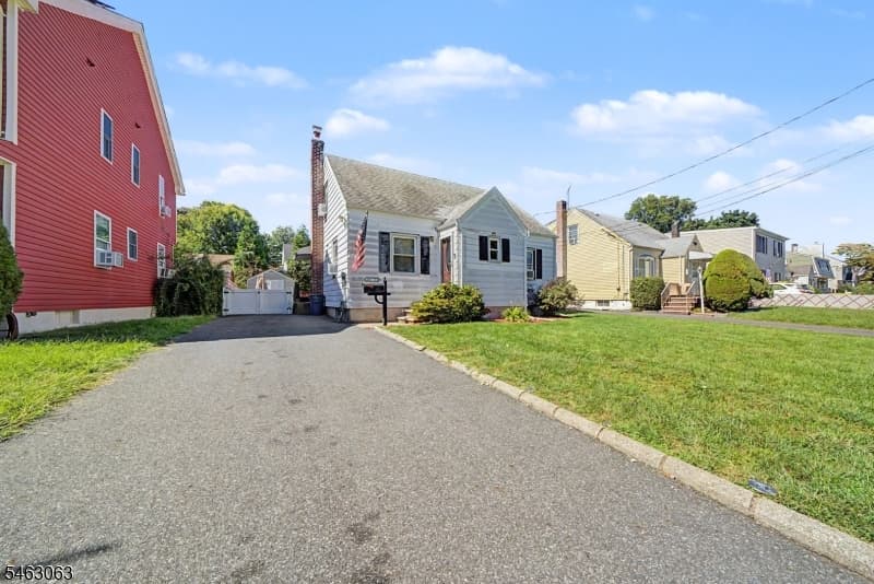 10 2Nd St, Fair Lawn Borough