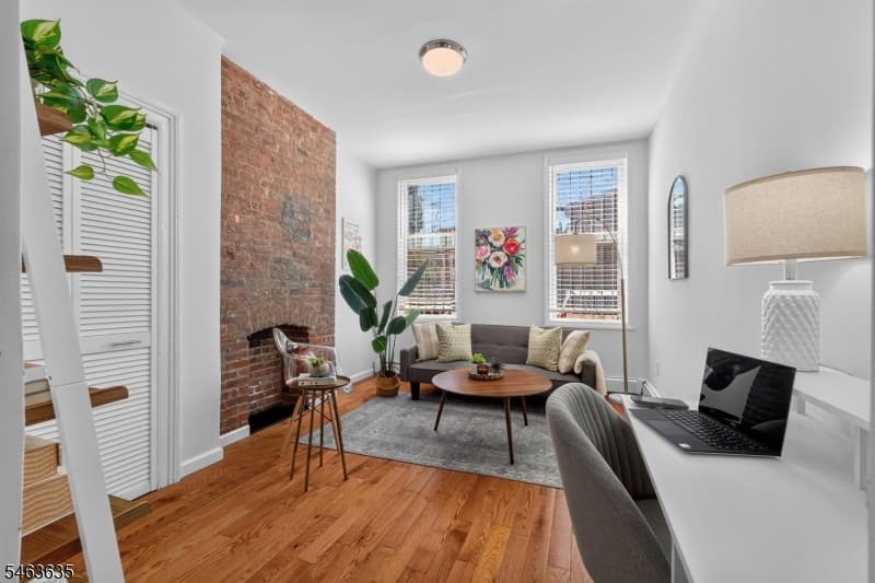 200 Wayne St #1R, Jersey City