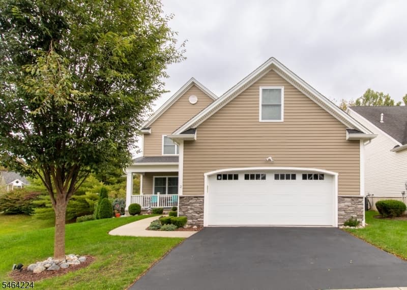 2 Bluffs Ct, Hamburg Borough