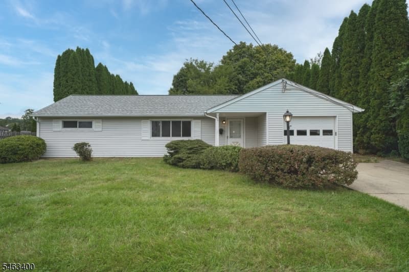 303 Carol Dr, Hackettstown Town