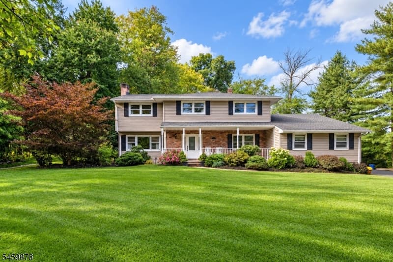 6 White Oak Ln, Montville Township
