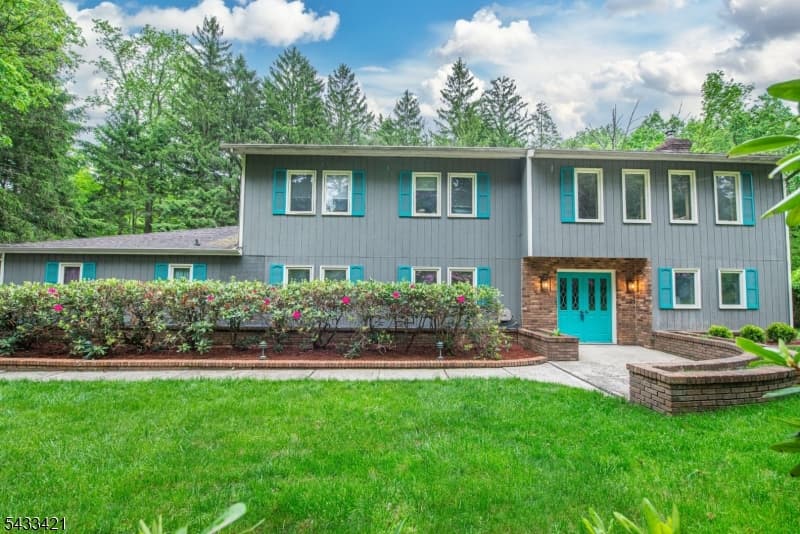 181 Center Grove Rd, Randolph Township