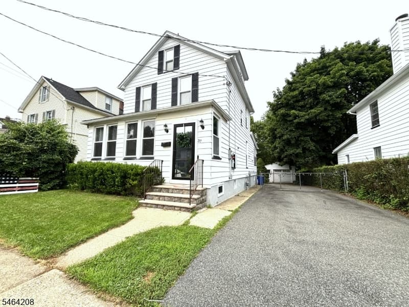 37 Beach St, Rockaway Borough