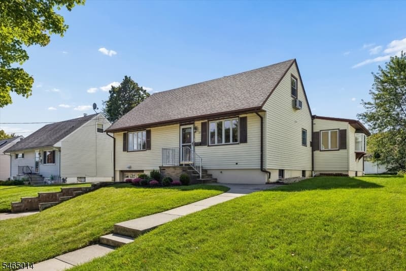 52 Huemmer Ter, Clifton City