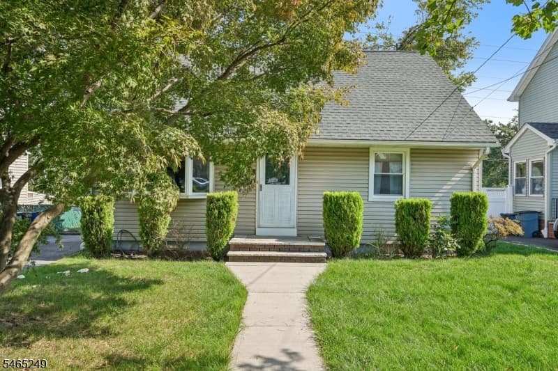 17 Bryant Ave, Bloomfield Township