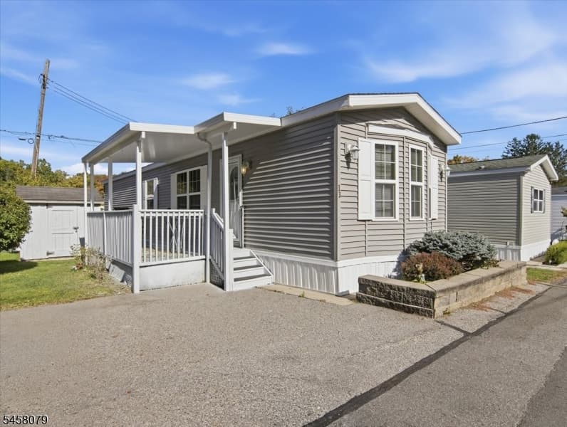 13 Makepeace Dr #13, Jefferson Township