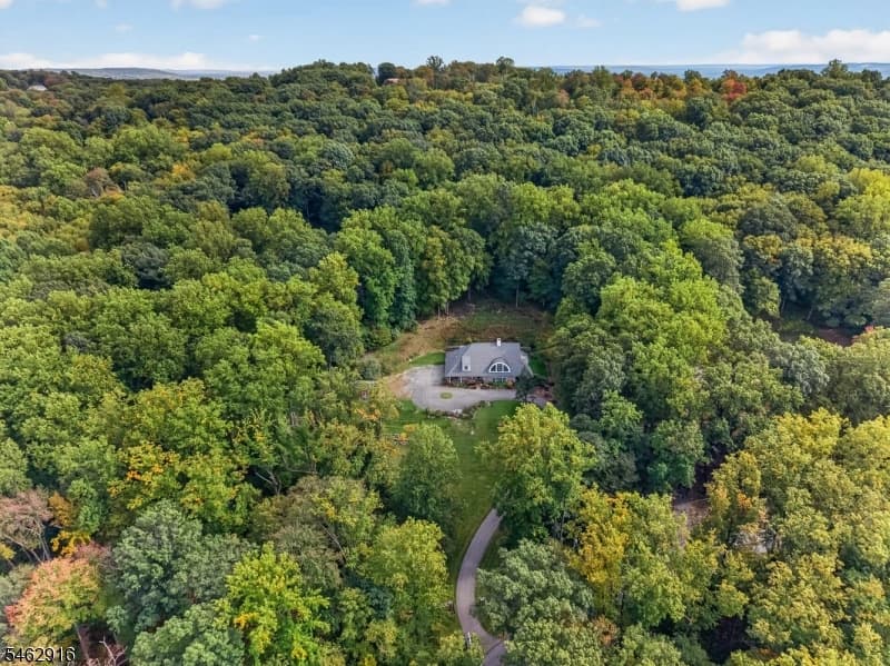 160 Black Brook Road, Bethlehem Township
