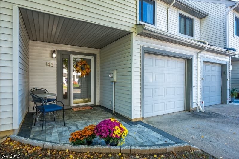 145 Lexington Cir, Old Bridge Township
