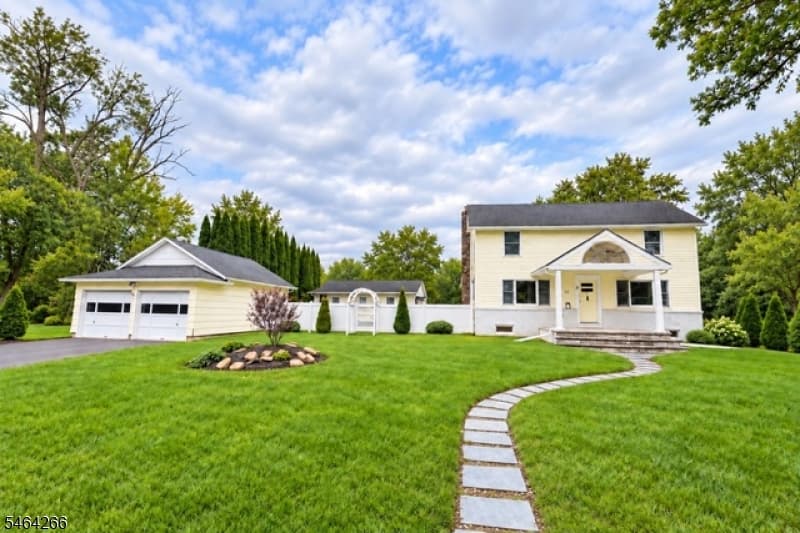 16 Washington St, Knowlton Township