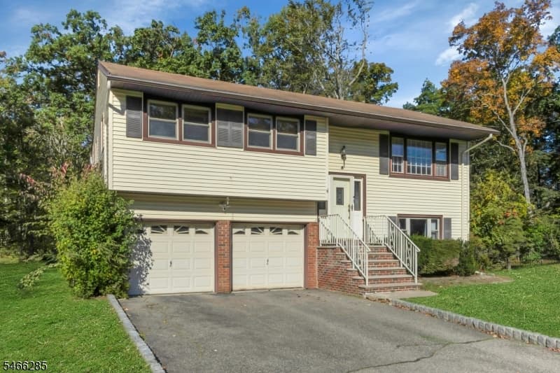 5 Downstream Dr, Mount Olive Township