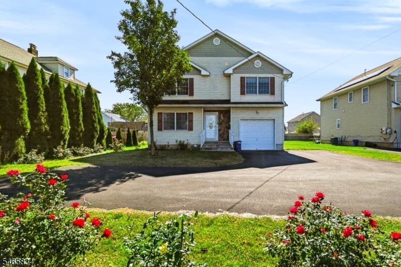 1201 Dukes Pkwy, Manville Borough