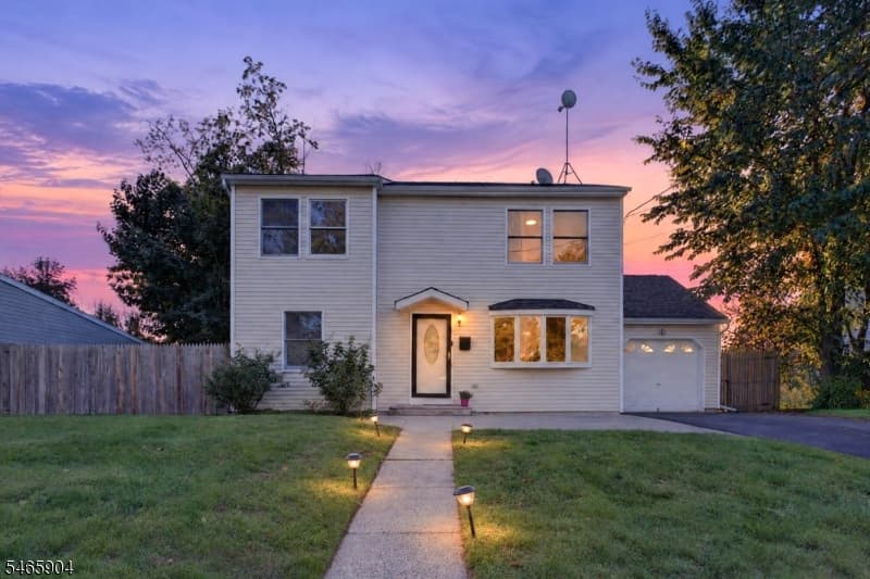 29 Windsor Dr, lead photo