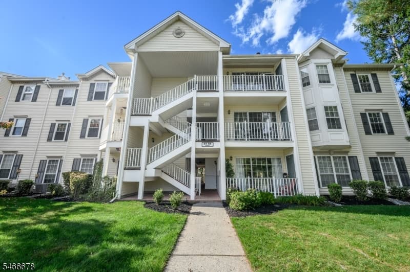 56 Amethyst Way, Franklin Township